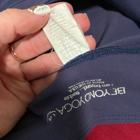 Beyond Yoga 💙Navy, lavender🤍🪻💟, highlighter purple&blackgray😱🟣💜space dye. - Picture 11 of 16